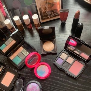 High end makeup bundle